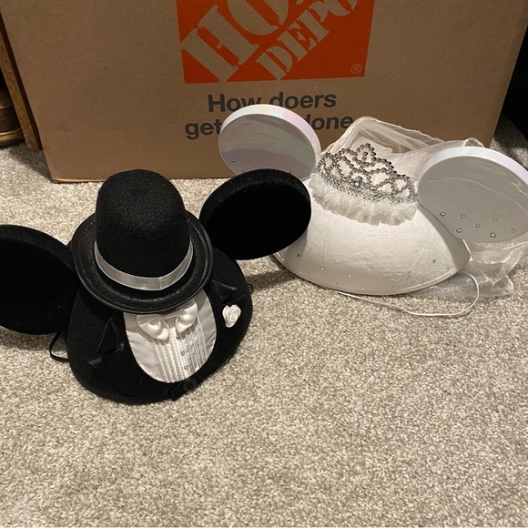 Disney Accessories - Minnie & Mickey Mouse Bride & Groom Ear Hats